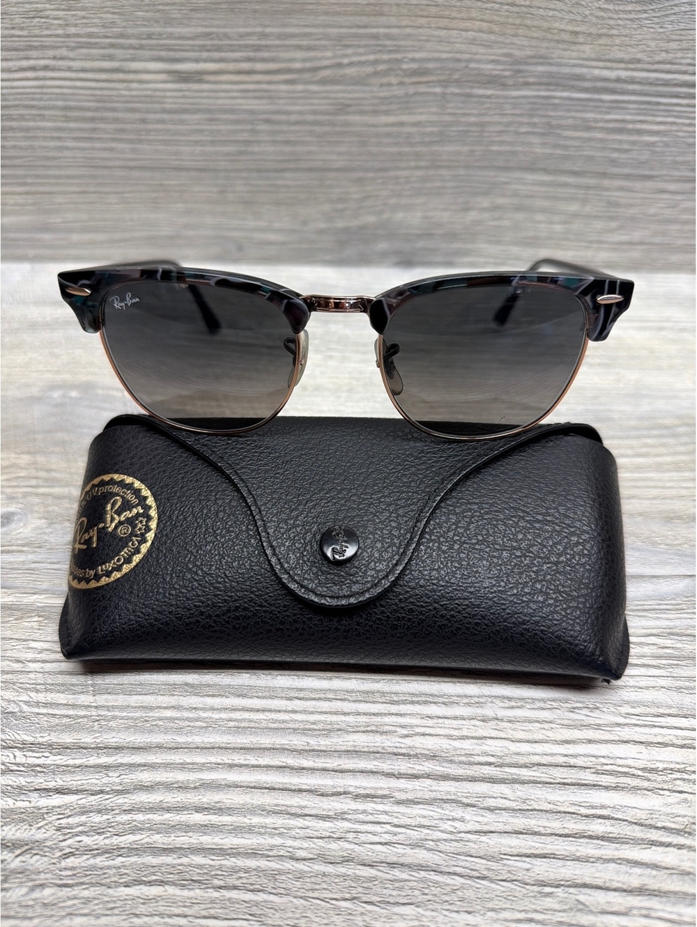 Ray-Ban Clubmaster RB3016 Sunglasses with Case